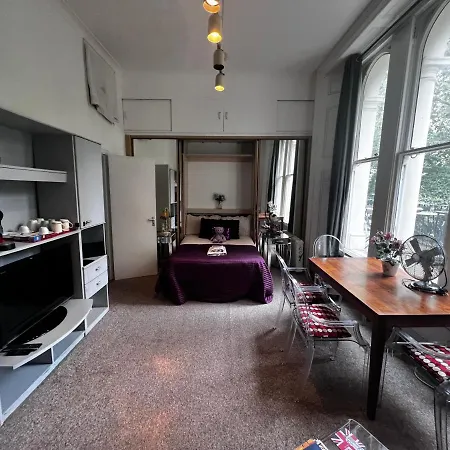 Hyde Park Studio Has Private Balcony With Tranquil Garden View London Exterior foto
